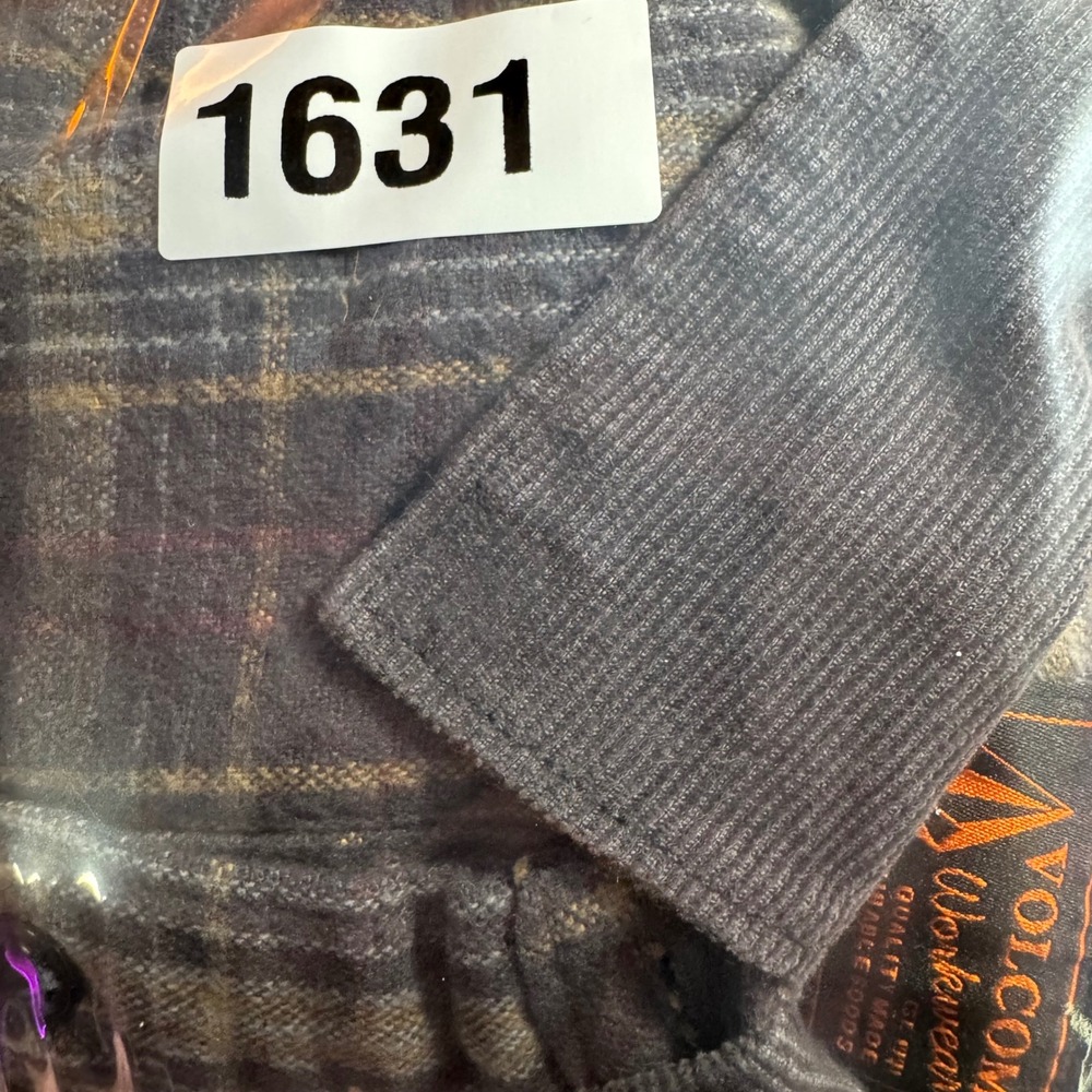 Volcom Workwear Mens Small Plaid Work Shirt Gray Corduroy Collar New NWT - Picture 10 of 10